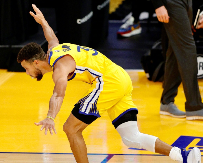 九游娱乐入口-赛地聚焦：法国杯赛前热度飙升，西汉姆篮板制胜，质疑声仍在，轮换策略成焦点的简单介绍